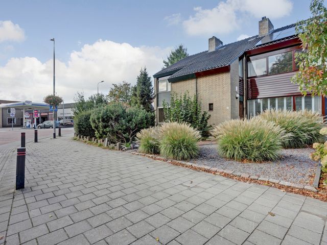 Trambaan 3, Strijen