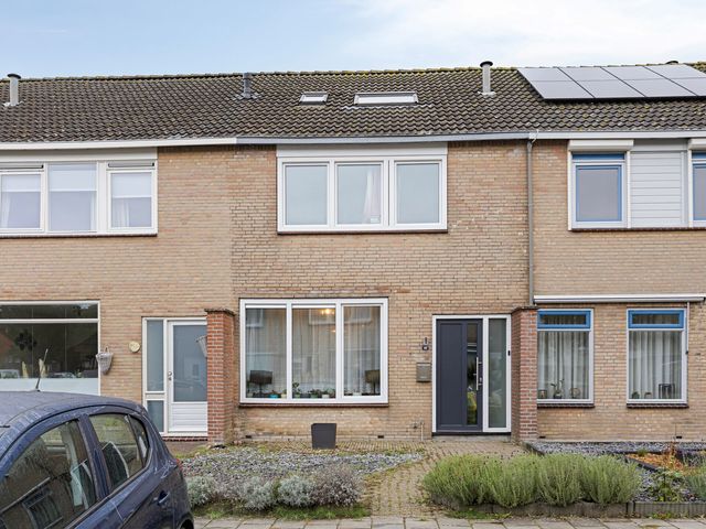 Burgemeester Kuiperslaan 64, Oldemarkt