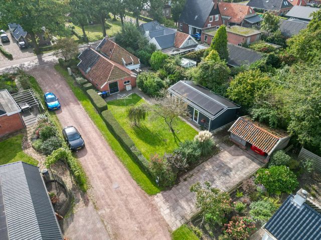 Hoofdweg 128, Hellum