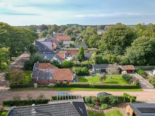 Hoofdweg 128, Hellum