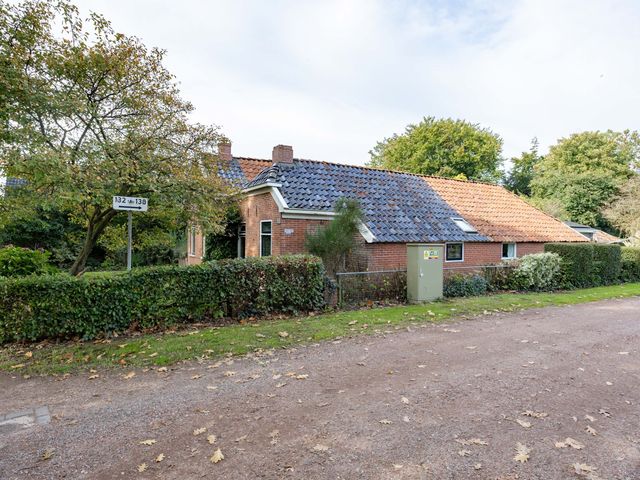 Hoofdweg 128, Hellum