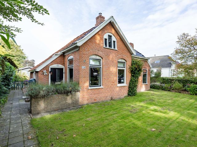 Hoofdweg 128, Hellum