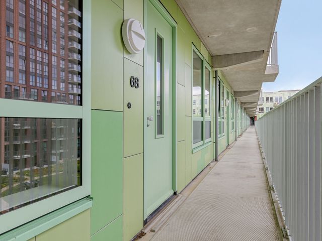 Perzikweg 68, Leiden