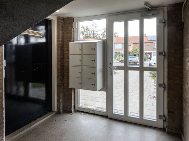 Raadhuisstraat 25, Rozenburg