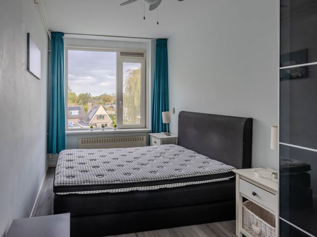 Raadhuisstraat 25, Rozenburg