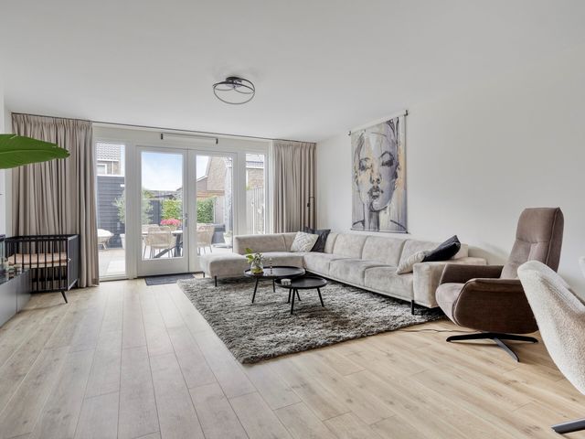 Forel 7, Veenendaal