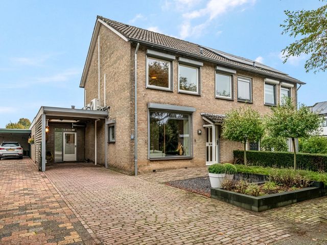 Kennedysingel 55, Winssen