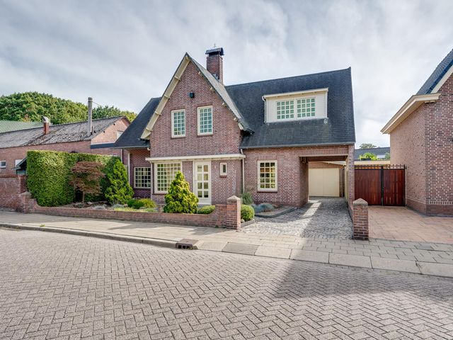 Parkstraat 1, St. Willebrord