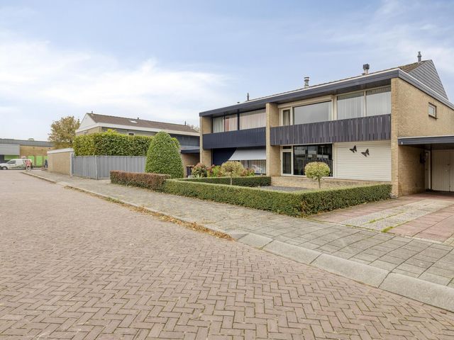 Montgomerylaan 3, Weurt