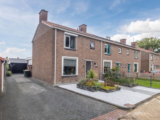 Veldkampstraat 10, Hollandscheveld