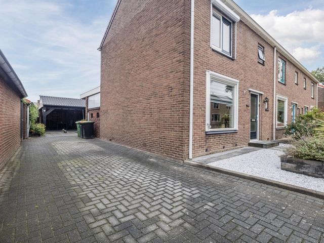 Veldkampstraat 10, Hollandscheveld