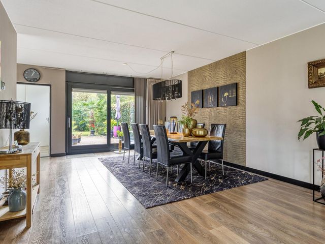 Voorweem 1, Valburg