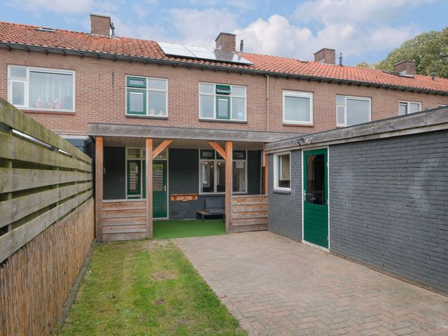 Adriaen Van Ostadestraat 8, Almelo