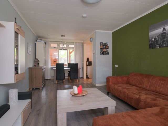Adriaen Van Ostadestraat 8, Almelo