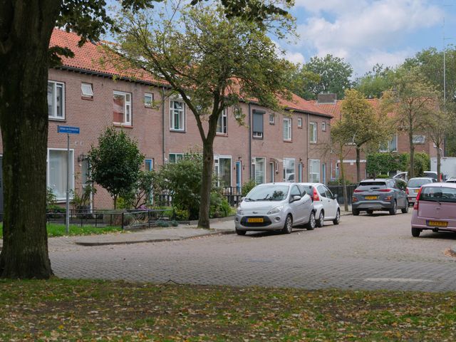 Adriaen Van Ostadestraat 8, Almelo