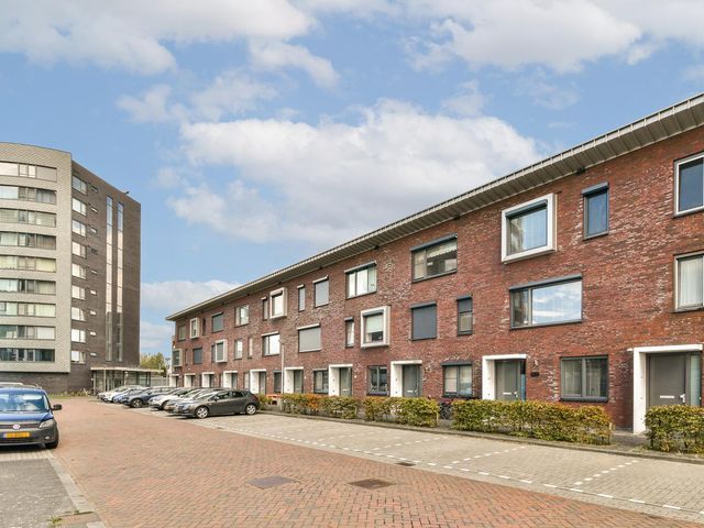 Uiverplein 17, Gouda