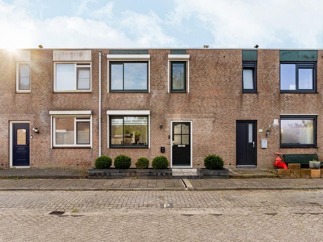Zaagvisplantsoen 13, Almere