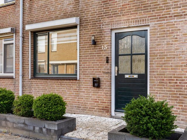 Zaagvisplantsoen 13, Almere