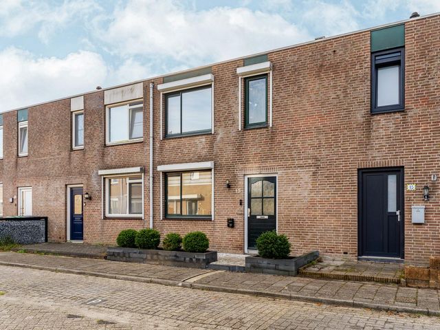 Zaagvisplantsoen 13, Almere