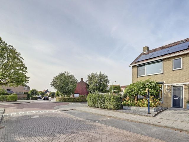 Spaarlingsstraat 1, Kapelle