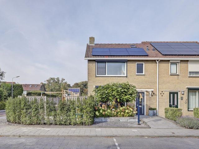 Spaarlingsstraat 1, Kapelle