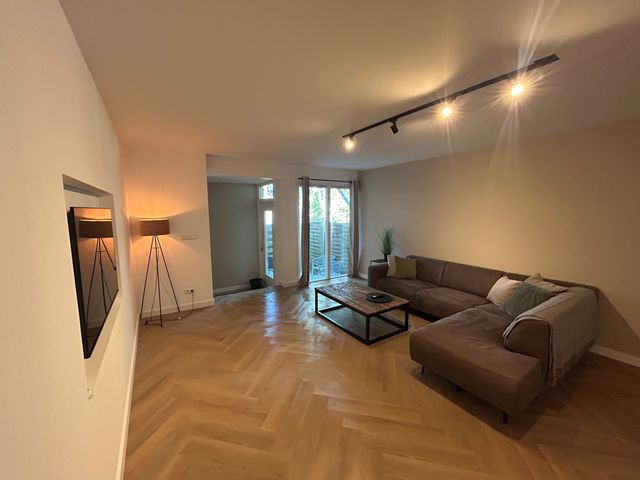 Roo-Valkstraat 23A, Rotterdam