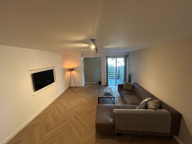 Roo-Valkstraat 23A, Rotterdam