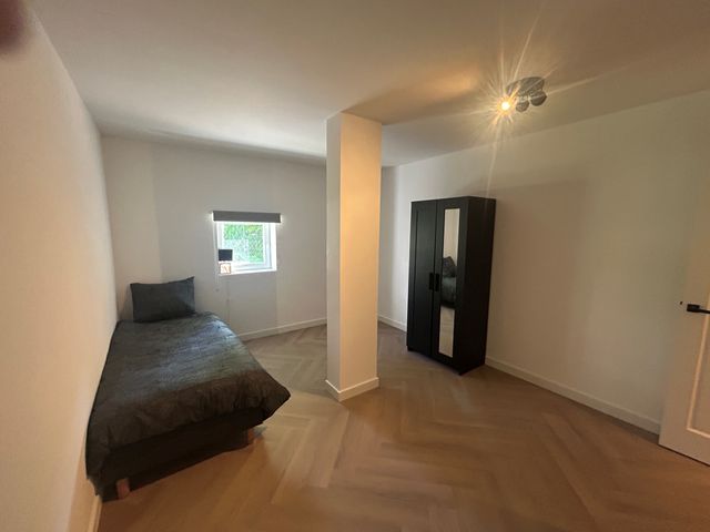 Roo-Valkstraat 23A, Rotterdam
