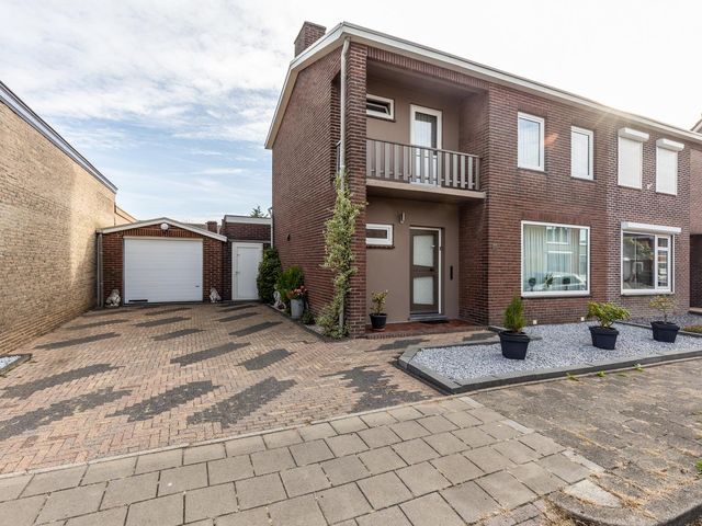 Henri Hermansstraat 31, Nuth