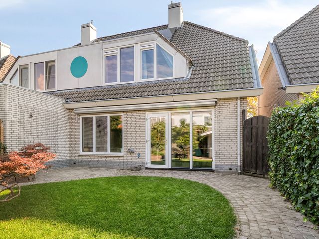 Krabbelaar 6, Sliedrecht