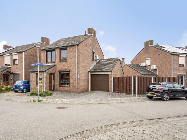 Burg Kurversstraat 29, Urmond