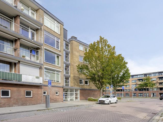 Pastoor van Akenstraat 4, Roosendaal