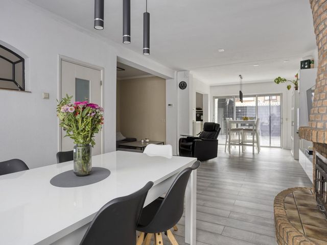 Hazelaarstraat 16, Waalwijk