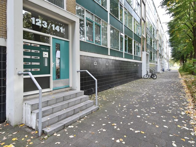 Burgemeester Keijzerlaan 135, Leidschendam