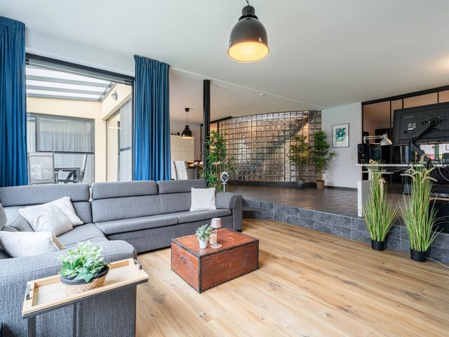 Huzenblek 51  , Ravels