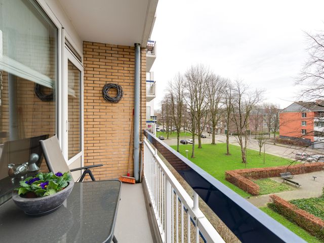 Van Nijenrodeweg 51, Amsterdam