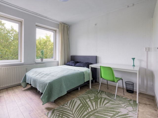 Van Nijenrodeweg 198, Amsterdam