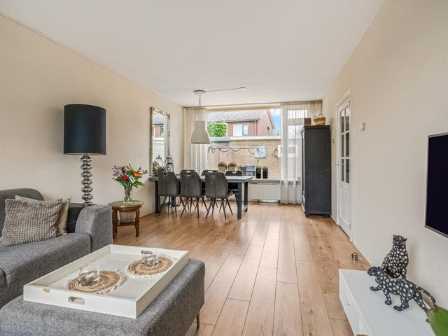 Margrietstraat 12, Angeren