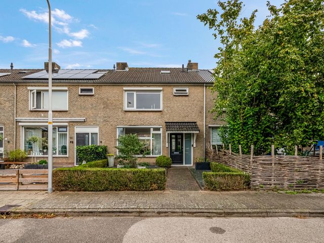 Margrietstraat 12, Angeren