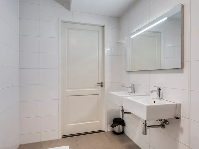 Zeedijk 2 211, Uitdam
