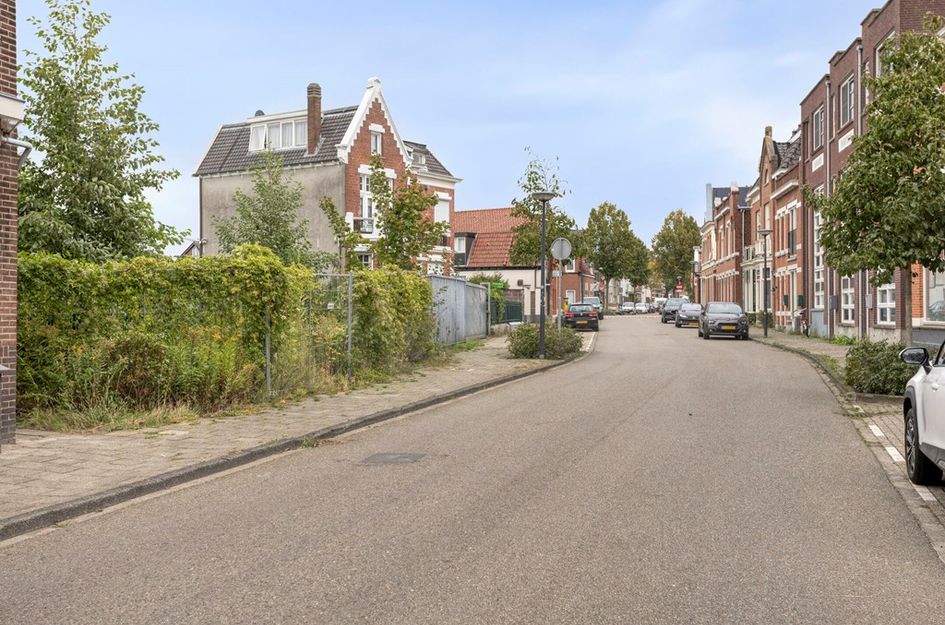 C.J. Snuifstraat 2 4