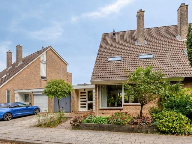 Zwaanwijk 6, Zwijndrecht
