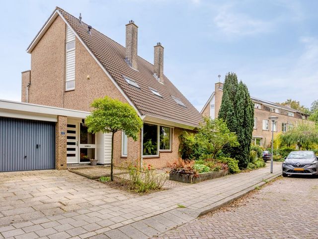 Zwaanwijk 6, Zwijndrecht