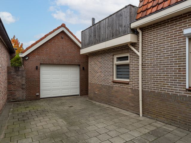 Oosteind 70, Sprang-Capelle