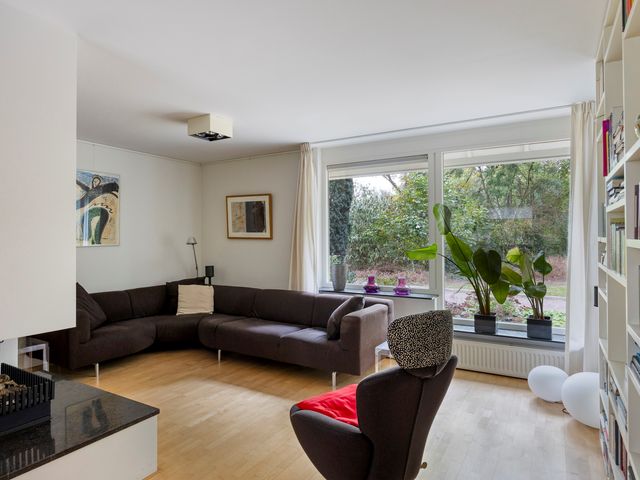 Zwaanwijk 6, Zwijndrecht