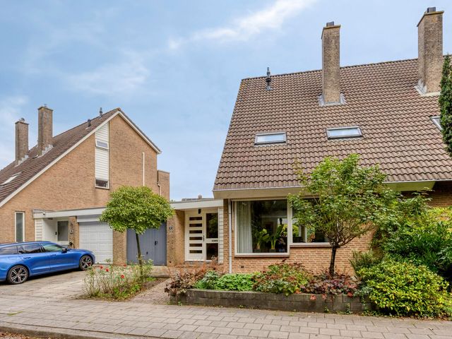 Zwaanwijk 6, Zwijndrecht