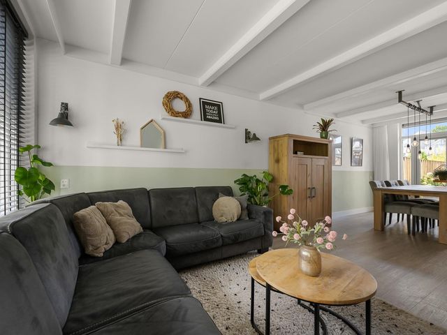 Assumburgstraat 12, Assendelft
