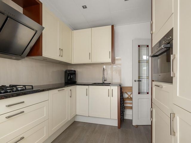 Assumburgstraat 12, Assendelft