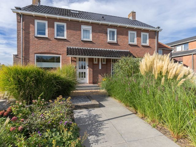 Noordeinde 64, Leimuiden
