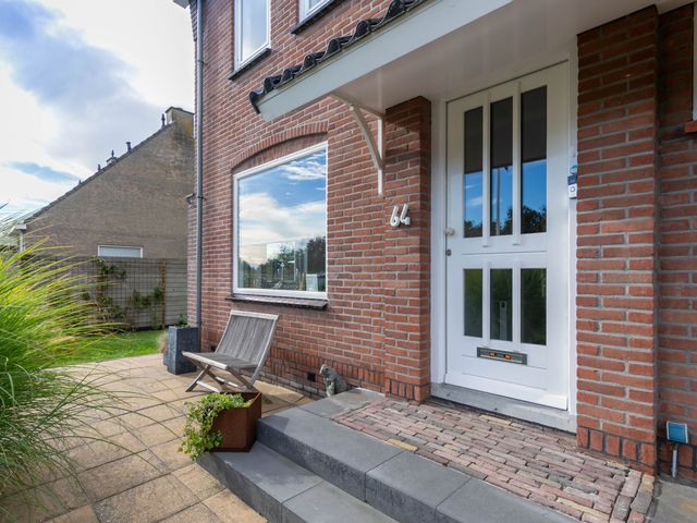 Noordeinde 64, Leimuiden